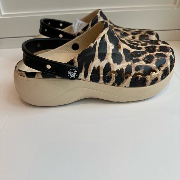 NWT Crocs Classic Leopard print with cheetah - Picture 4 of 14